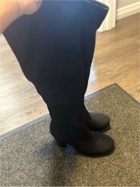 Women's Black Knee-High Block Heel Boots